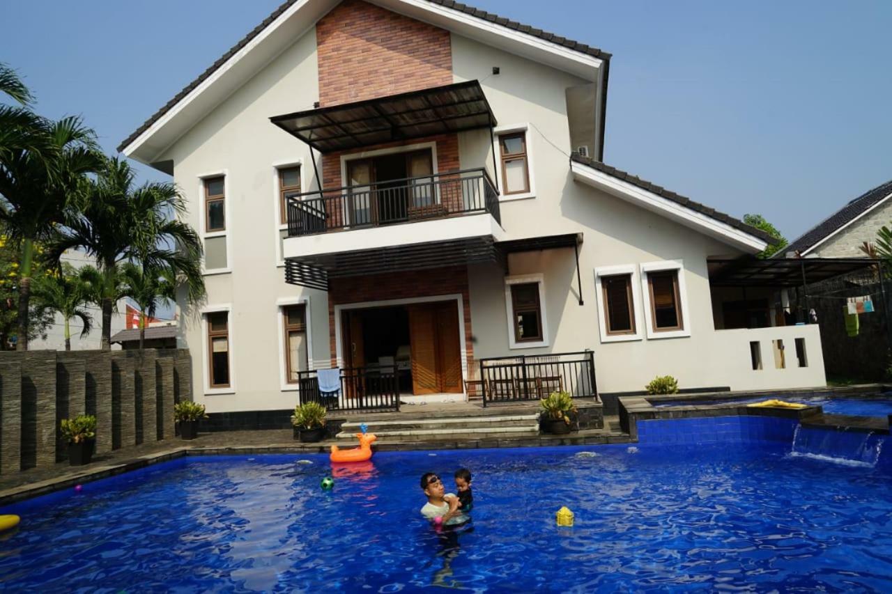 Pesona Air - Villa And Private Pool Depok Exterior foto