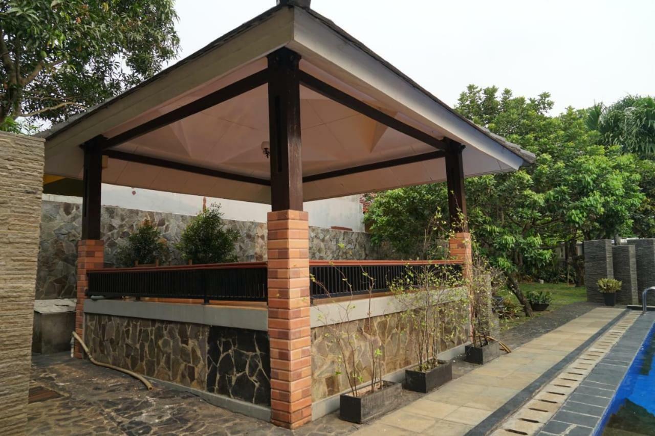 Pesona Air - Villa And Private Pool Depok Exterior foto